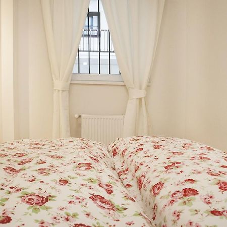 Ilona 2 Bedrooms Apartment In The Center Budapeste Exterior foto
